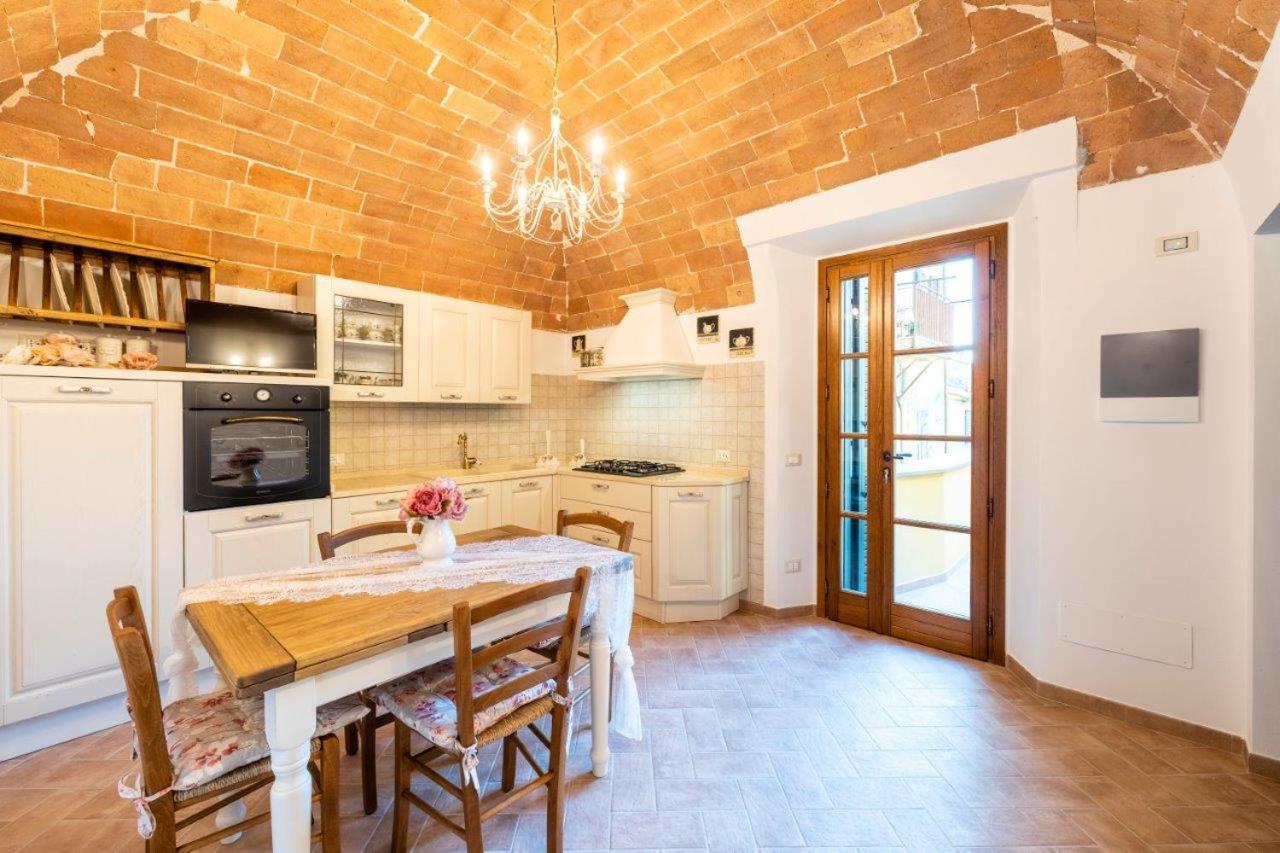 Lajatico Rentals - Terrazza Sul Tramonto Del Silenzio ภายนอก รูปภาพ