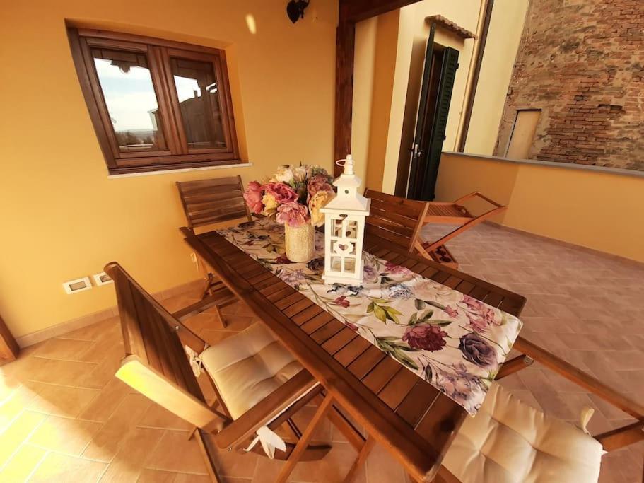 Lajatico Rentals - Terrazza Sul Tramonto Del Silenzio ภายนอก รูปภาพ